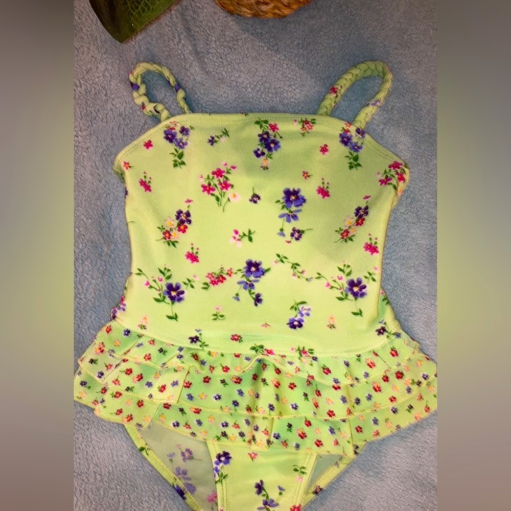 B.T. Girls Toddlers Swimsuit SZ 2T green florap